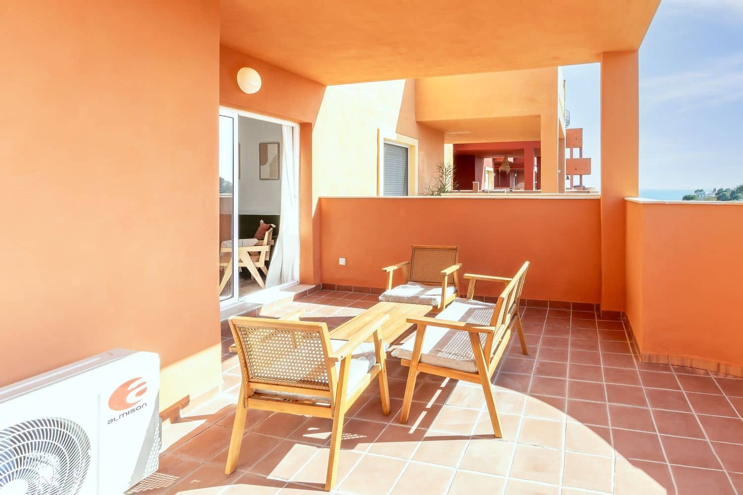 2 bedroom Apartment for rent in La Reserva with pool garage - € 1,000 (Ref: 9432857)