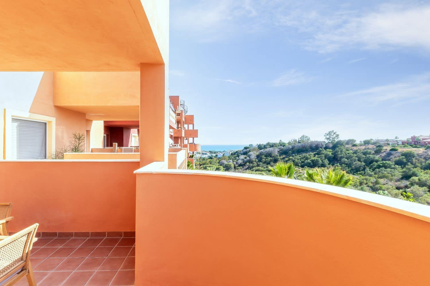 2 bedroom Apartment for rent in La Reserva with pool garage - € 1,000 (Ref: 9432857)