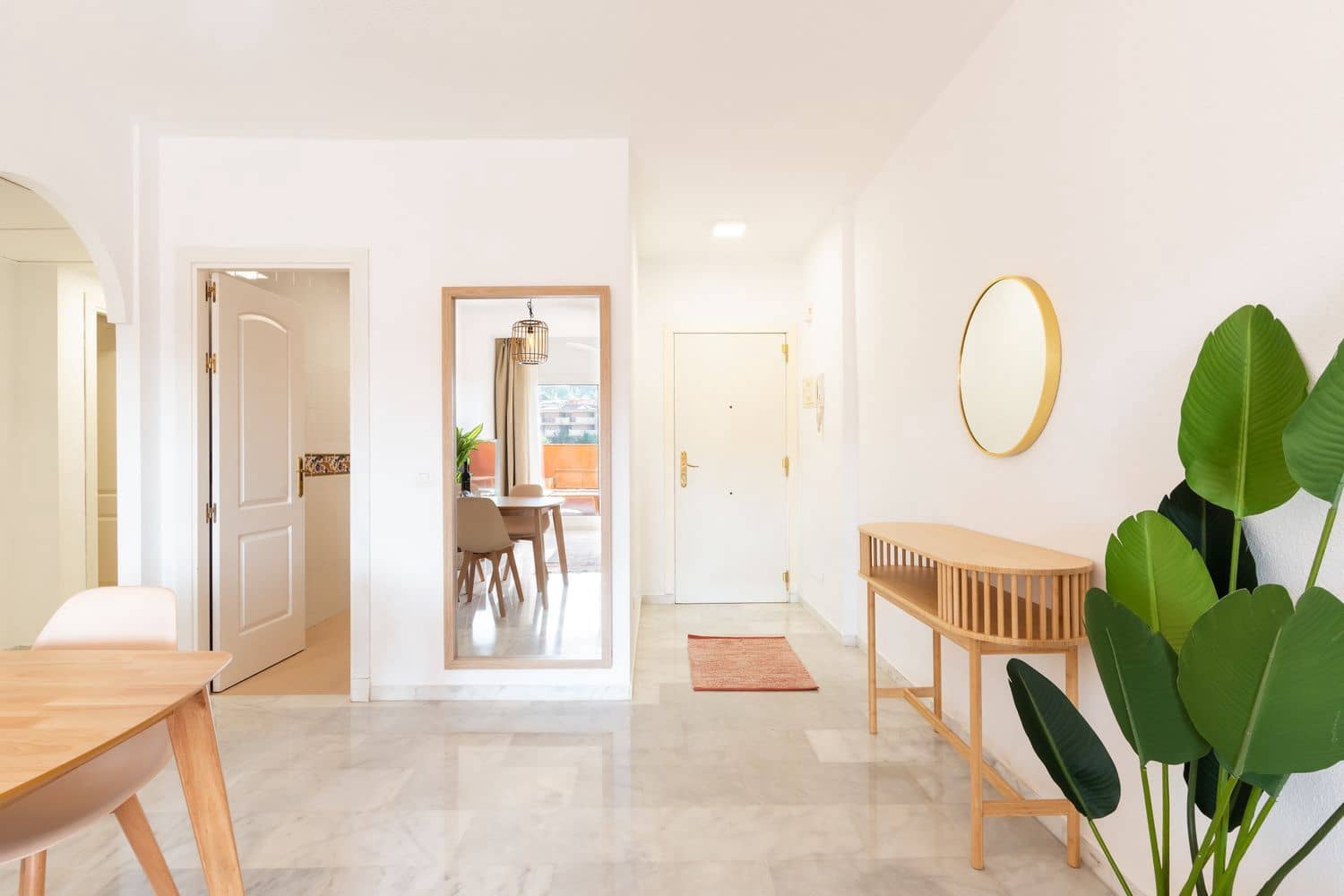 2 bedroom Apartment for rent in La Reserva with pool garage - € 1,000 (Ref: 9432857)