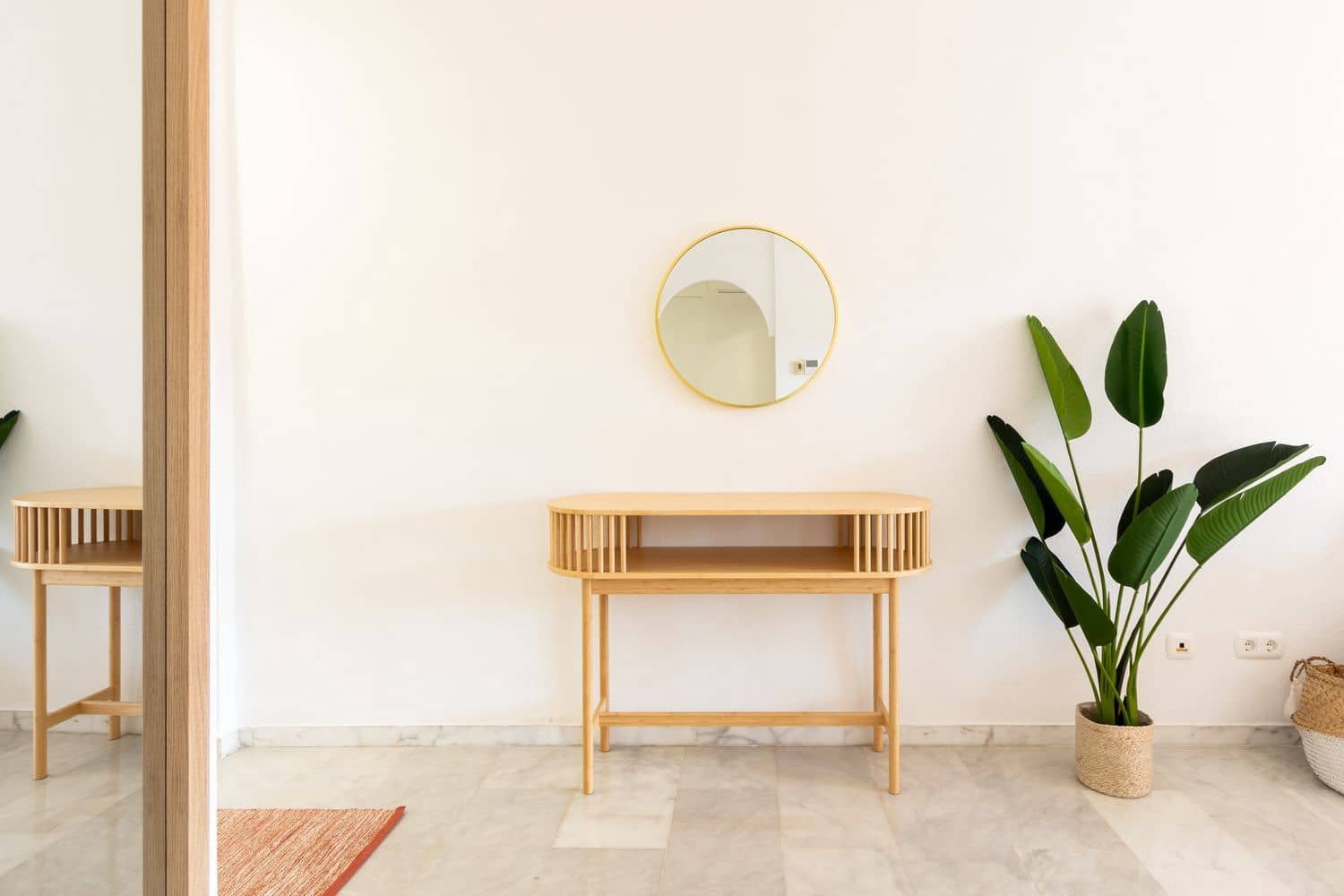 2 bedroom Apartment for rent in La Reserva with pool garage - € 1,000 (Ref: 9432857)