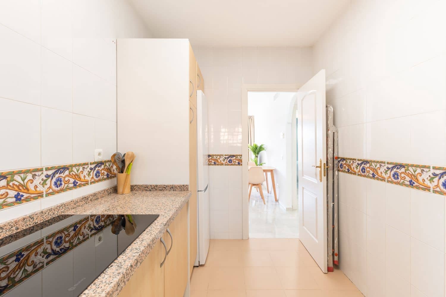 2 bedroom Apartment for rent in La Reserva with pool garage - € 1,000 (Ref: 9432857)