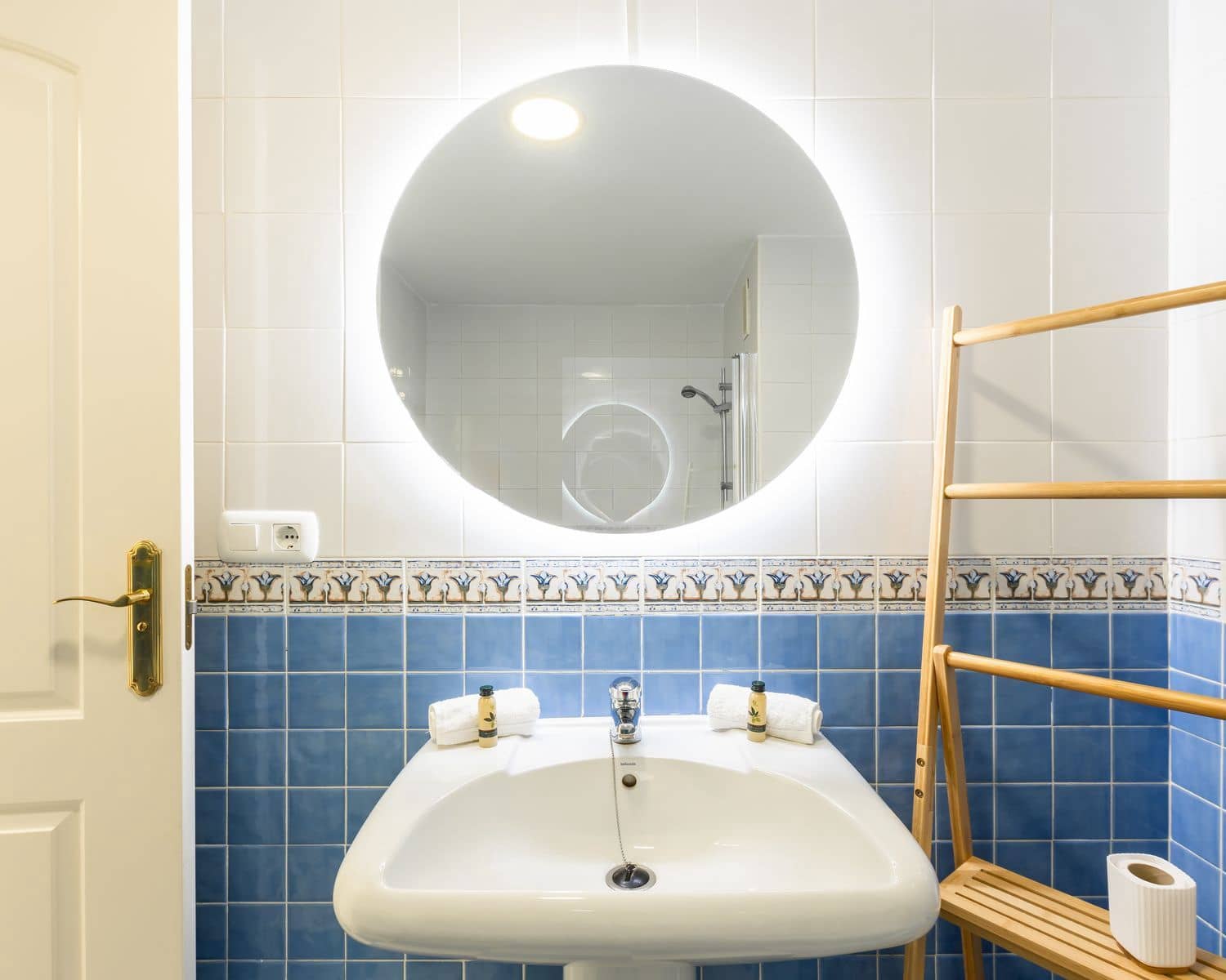 2 bedroom Apartment for rent in La Reserva with pool garage - € 1,000 (Ref: 9432857)