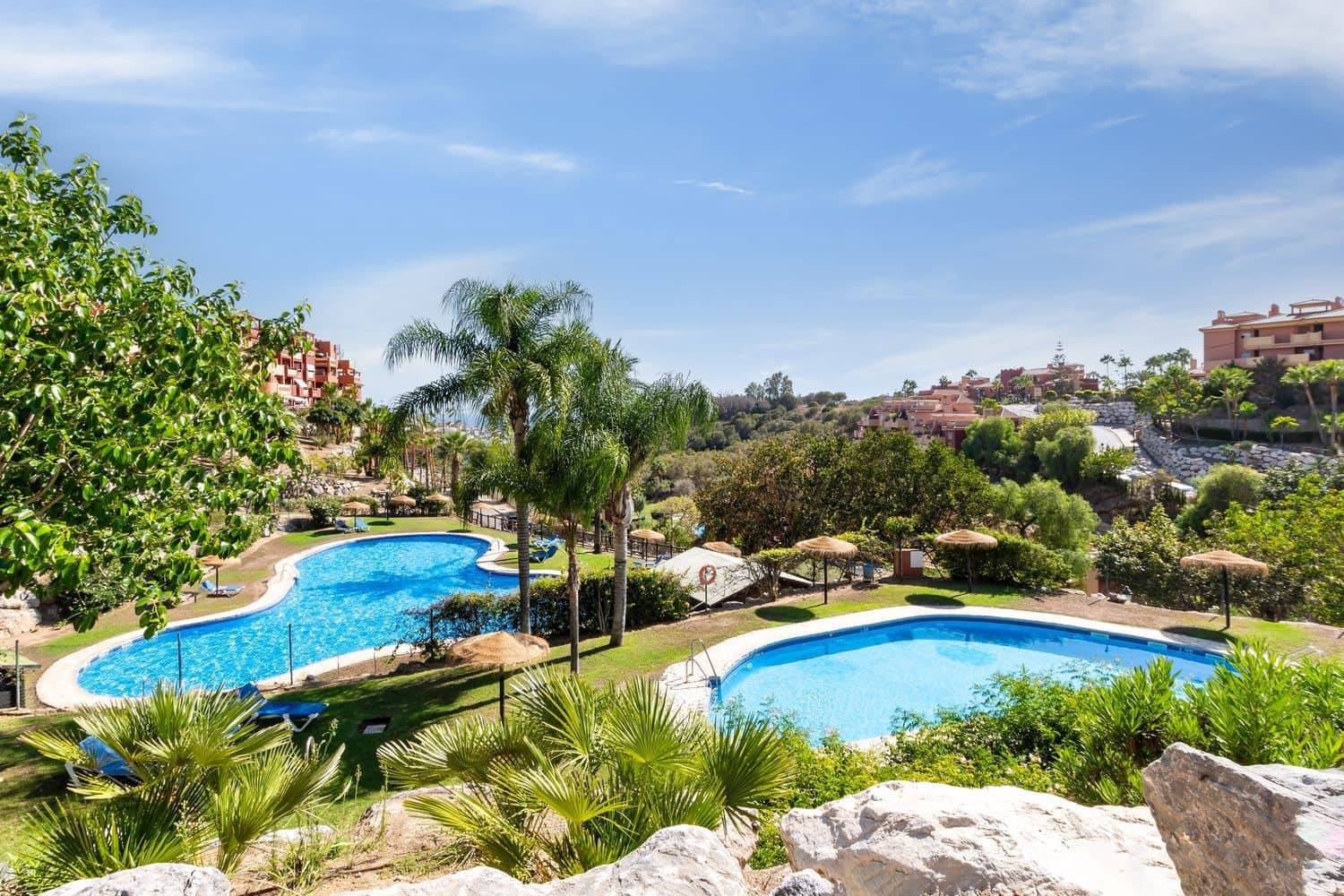 2 bedroom Apartment for rent in La Reserva with pool garage - € 1,000 (Ref: 9432857)
