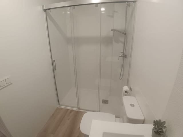 2 soverom Leilighet til leie i Zona Puerto Deportivo, Fuengirola med garasje - € 1 200 (Ref: 9503717)