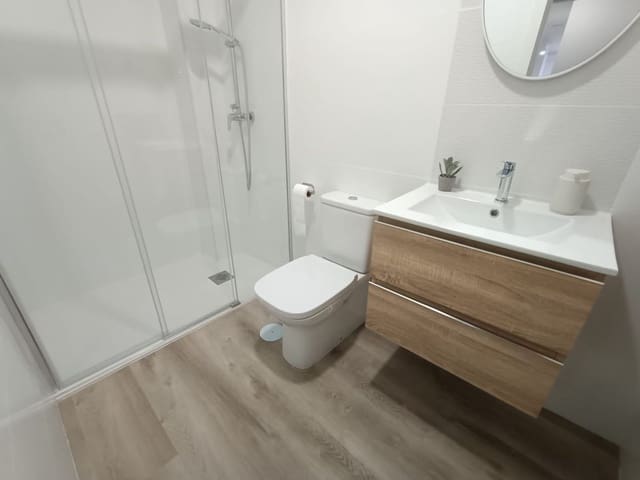 2 bedroom Apartment for rent in Zona Puerto Deportivo, Fuengirola with garage - € 1,000 (Ref: 9503717)