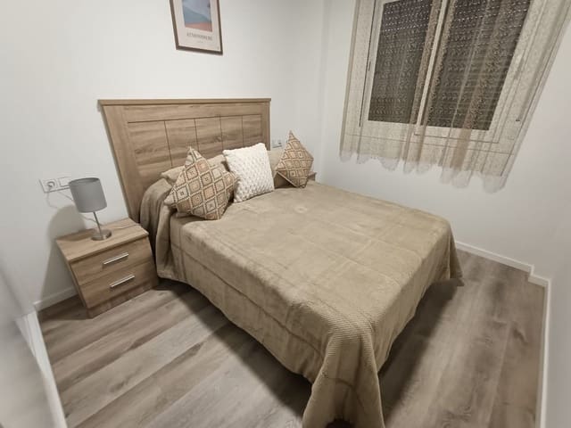 2 bedroom Apartment for rent in Zona Puerto Deportivo, Fuengirola with garage - € 1,000 (Ref: 9503717)