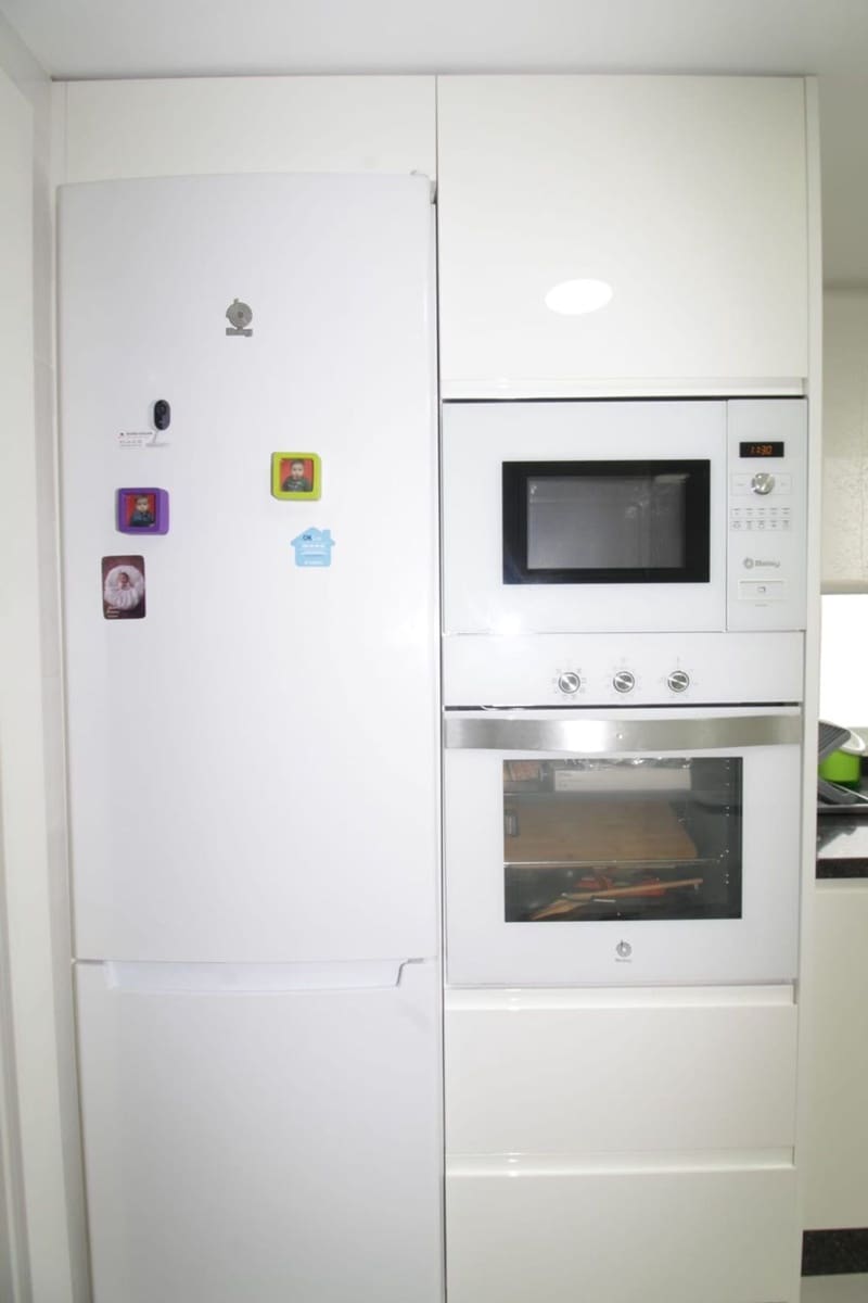 2 bedroom Apartment for sale in Fuengirola with garage - € 399,000 (Ref: 9570319)