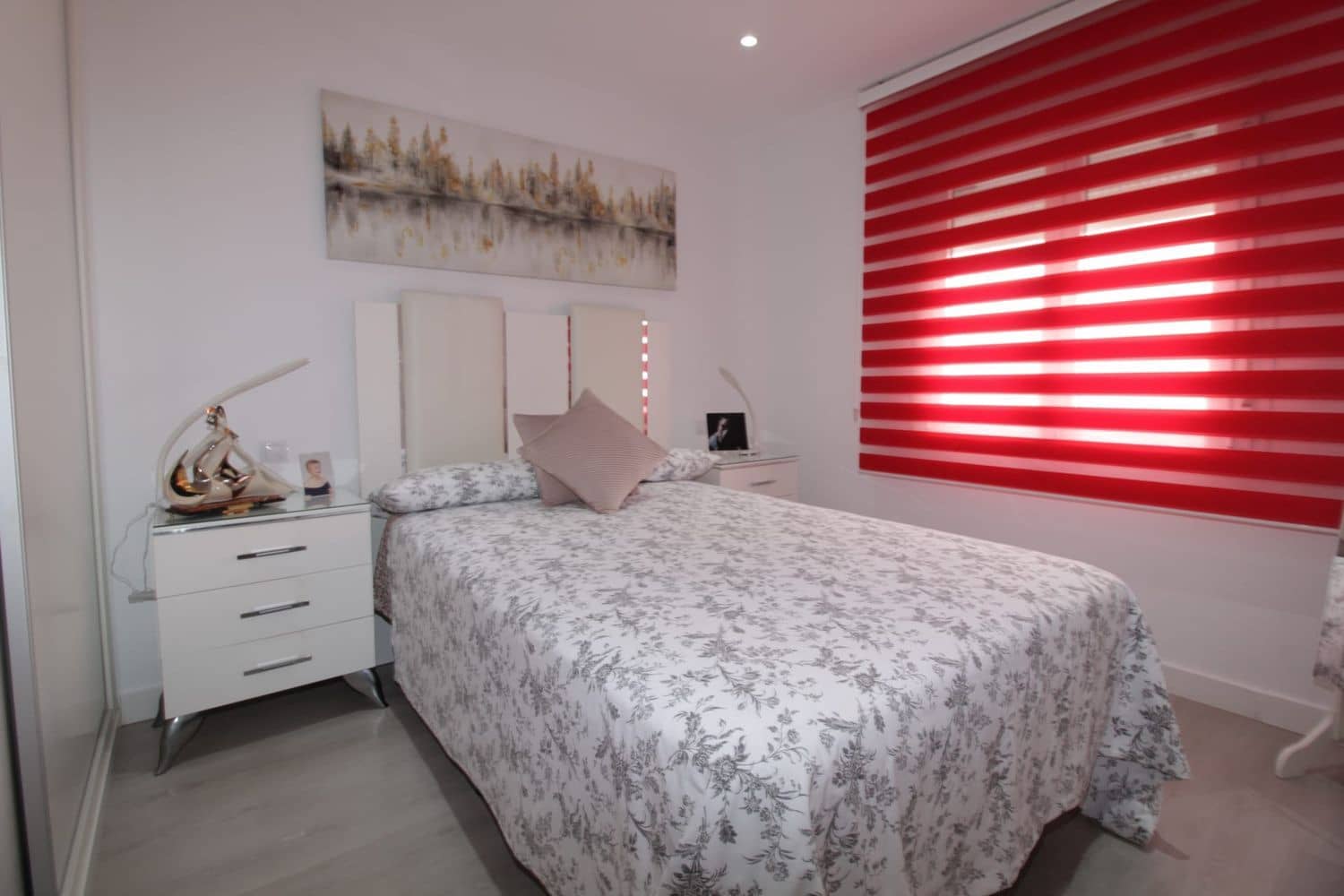 2 bedroom Apartment for sale in Fuengirola with garage - € 399,000 (Ref: 9570319)