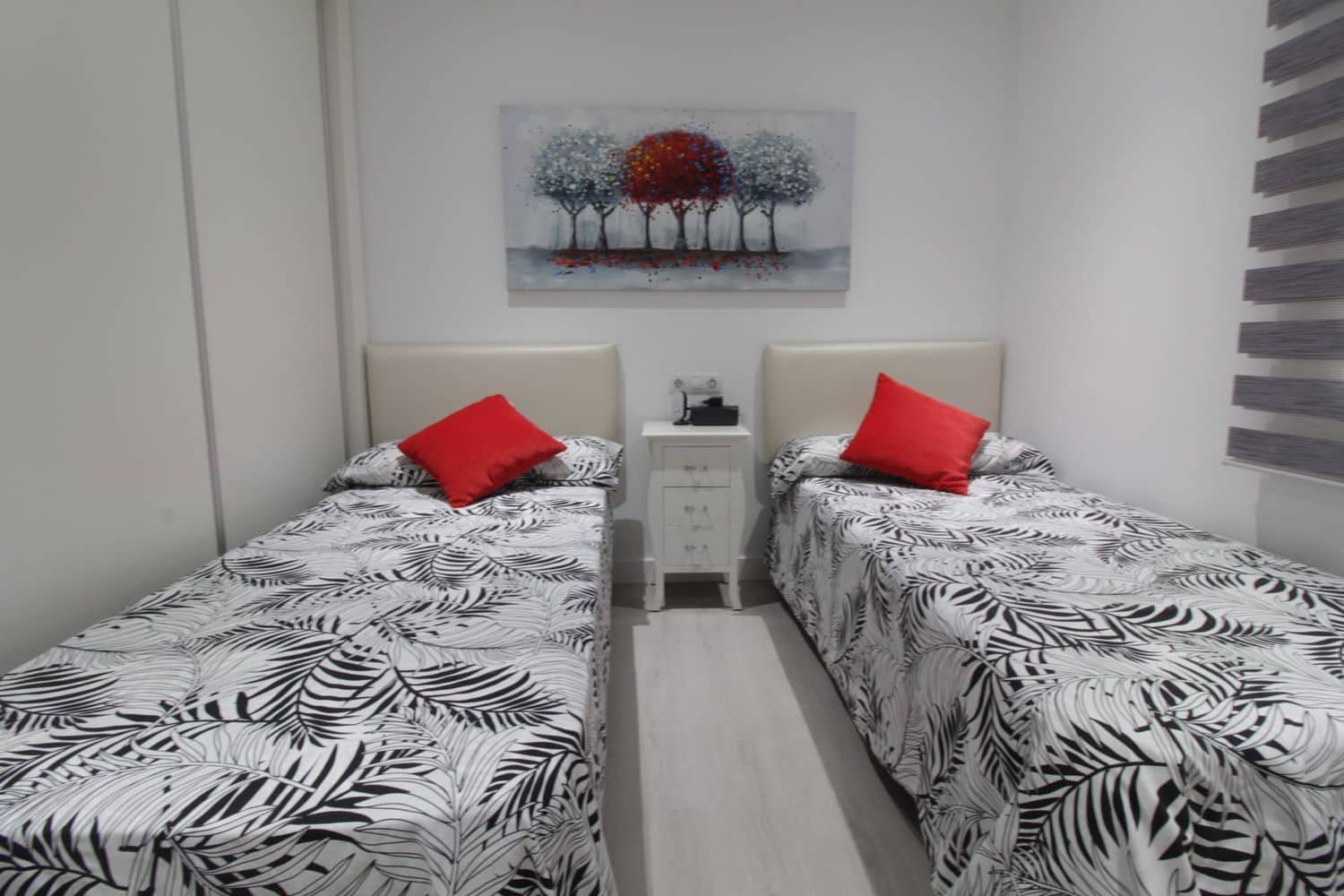 2 bedroom Apartment for sale in Fuengirola with garage - € 399,000 (Ref: 9570319)