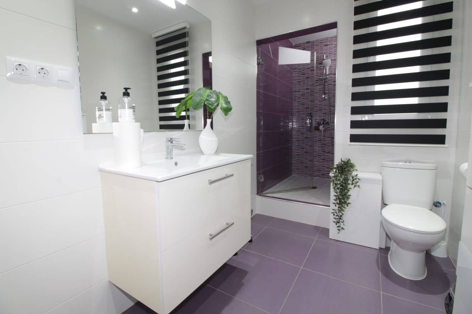 2 bedroom Apartment for sale in Fuengirola with garage - € 399,000 (Ref: 9570319)