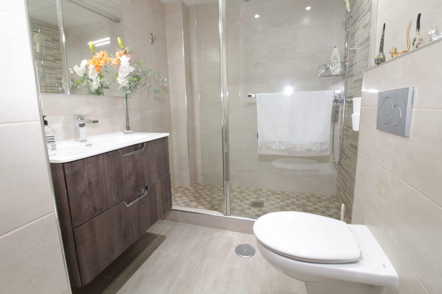 2 bedroom Apartment for sale in Fuengirola with garage - € 399,000 (Ref: 9570319)