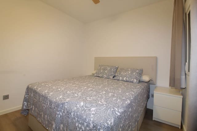 3 bedroom Apartment for rent in Cristo de la Epidemia, Málaga city with garage - € 1,250 (Ref: 9598521)