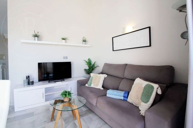 2 soveværelse Byhus til salg i La Reserva, Marbella med swimmingpool garage - € 310.000 (Ref: 9629614)