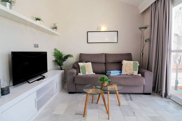 2 soveværelse Byhus til salg i La Reserva, Marbella med swimmingpool garage - € 310.000 (Ref: 9629614)