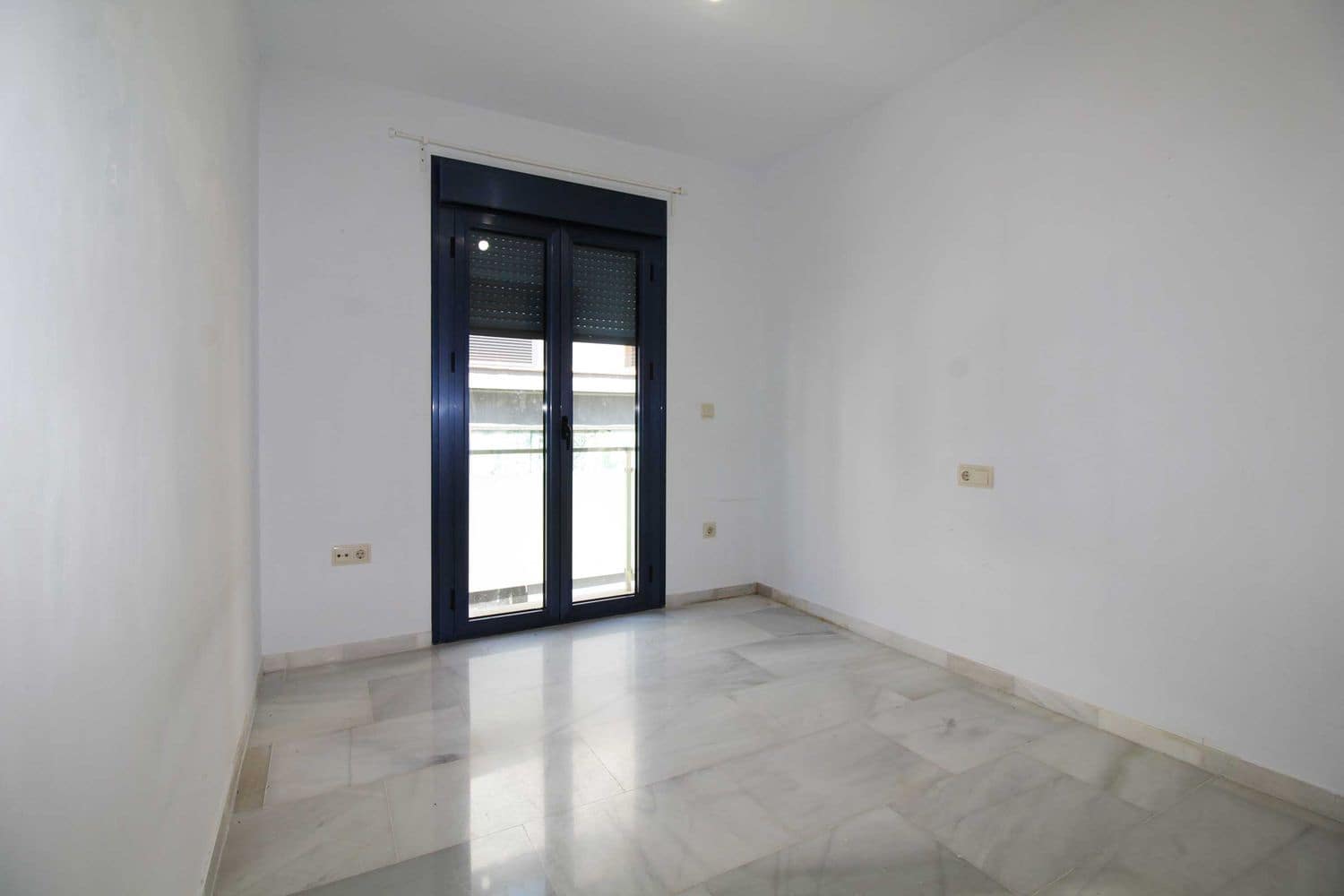 2 makuuhuone Huoneisto vuokrattavana paikassa Fuengirola mukana 
autotalli - 1 200 € (Ref: 9806076)