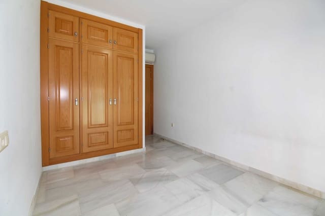 2 makuuhuone Huoneisto vuokrattavana paikassa Zona Puerto Deportivo, Fuengirola mukana 
autotalli - 1 200 € (Ref: 9806076)