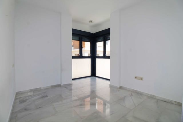 2 makuuhuone Huoneisto vuokrattavana paikassa Zona Puerto Deportivo, Fuengirola mukana 
autotalli - 1 200 € (Ref: 9806076)