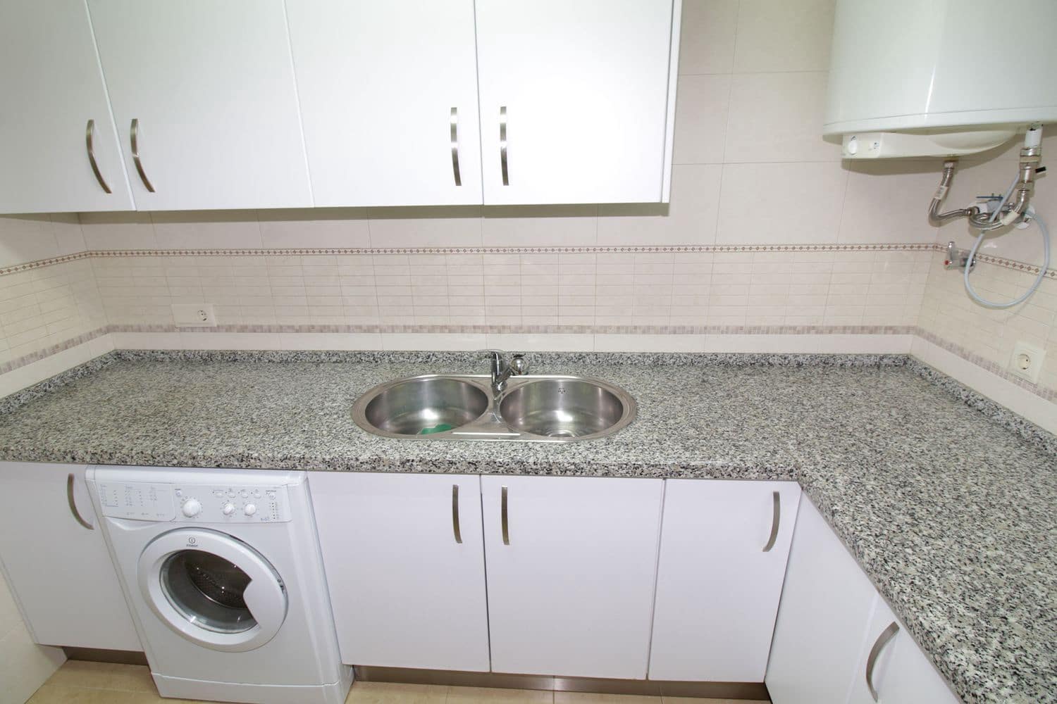 2 makuuhuone Huoneisto vuokrattavana paikassa Fuengirola mukana 
autotalli - 1 200 € (Ref: 9806076)