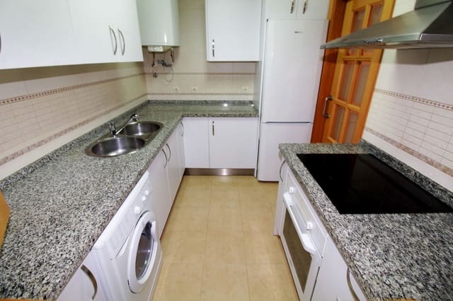 2 makuuhuone Huoneisto vuokrattavana paikassa Zona Puerto Deportivo, Fuengirola mukana 
autotalli - 1 200 € (Ref: 9806076)