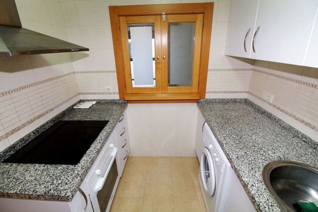 2 makuuhuone Huoneisto vuokrattavana paikassa Zona Puerto Deportivo, Fuengirola mukana 
autotalli - 1 200 € (Ref: 9806076)