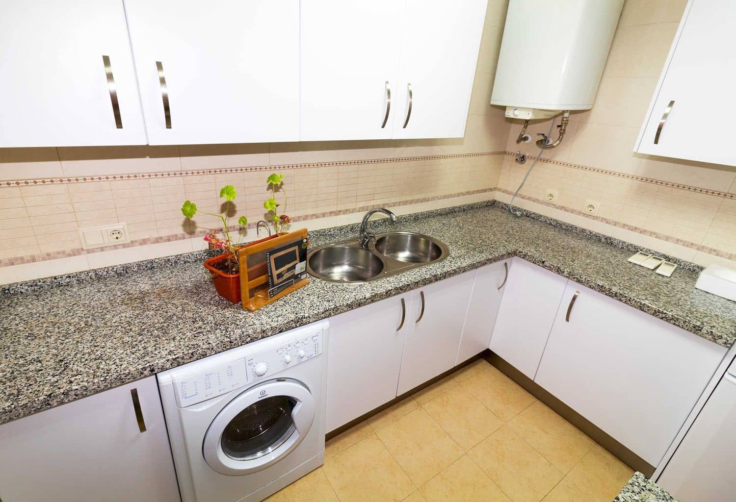 2 makuuhuone Huoneisto vuokrattavana paikassa Fuengirola mukana 
autotalli - 1 200 € (Ref: 9806076)