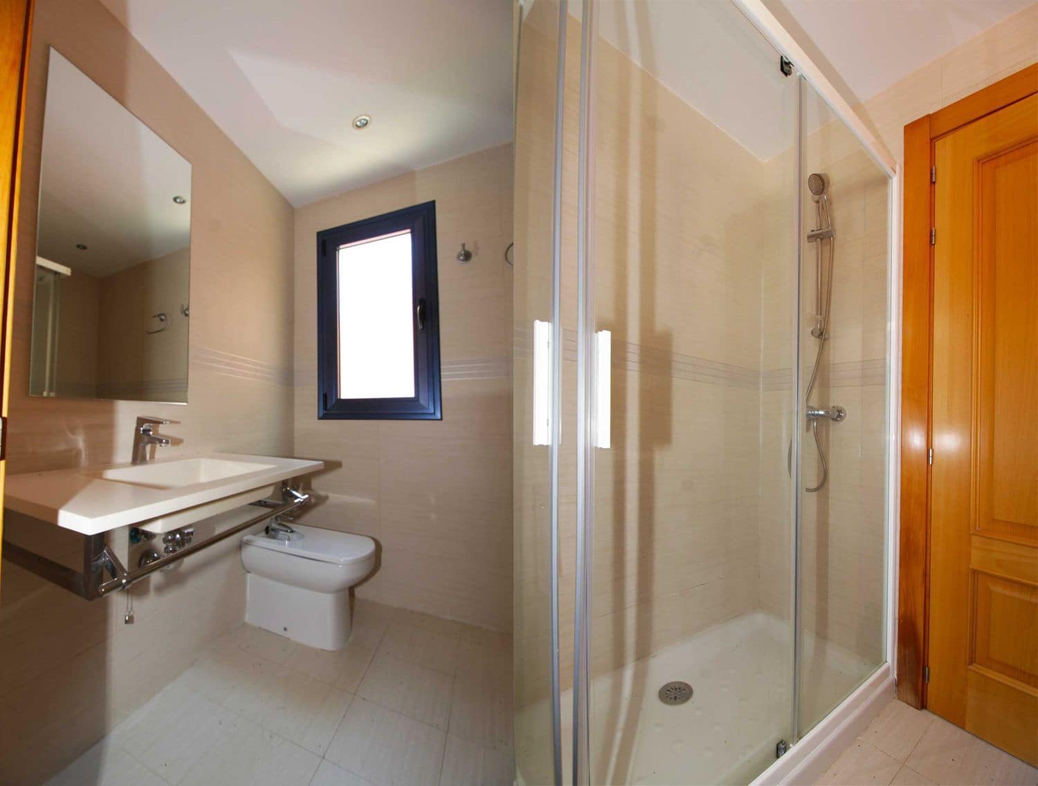 2 makuuhuone Huoneisto vuokrattavana paikassa Fuengirola mukana 
autotalli - 1 200 € (Ref: 9806076)