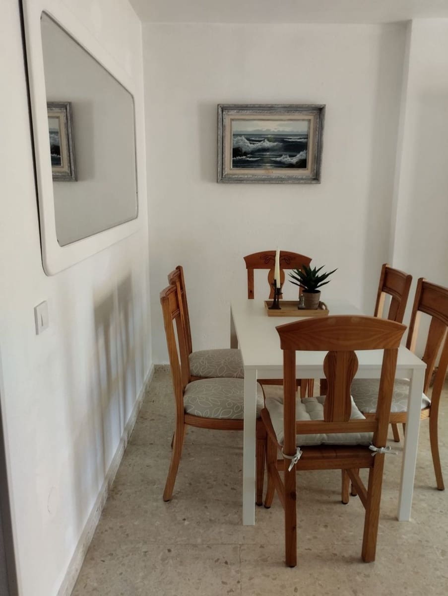 2 soverom Leilighet til leie i Fuengirola med garasje - € 1 300 (Ref: 9815476)
