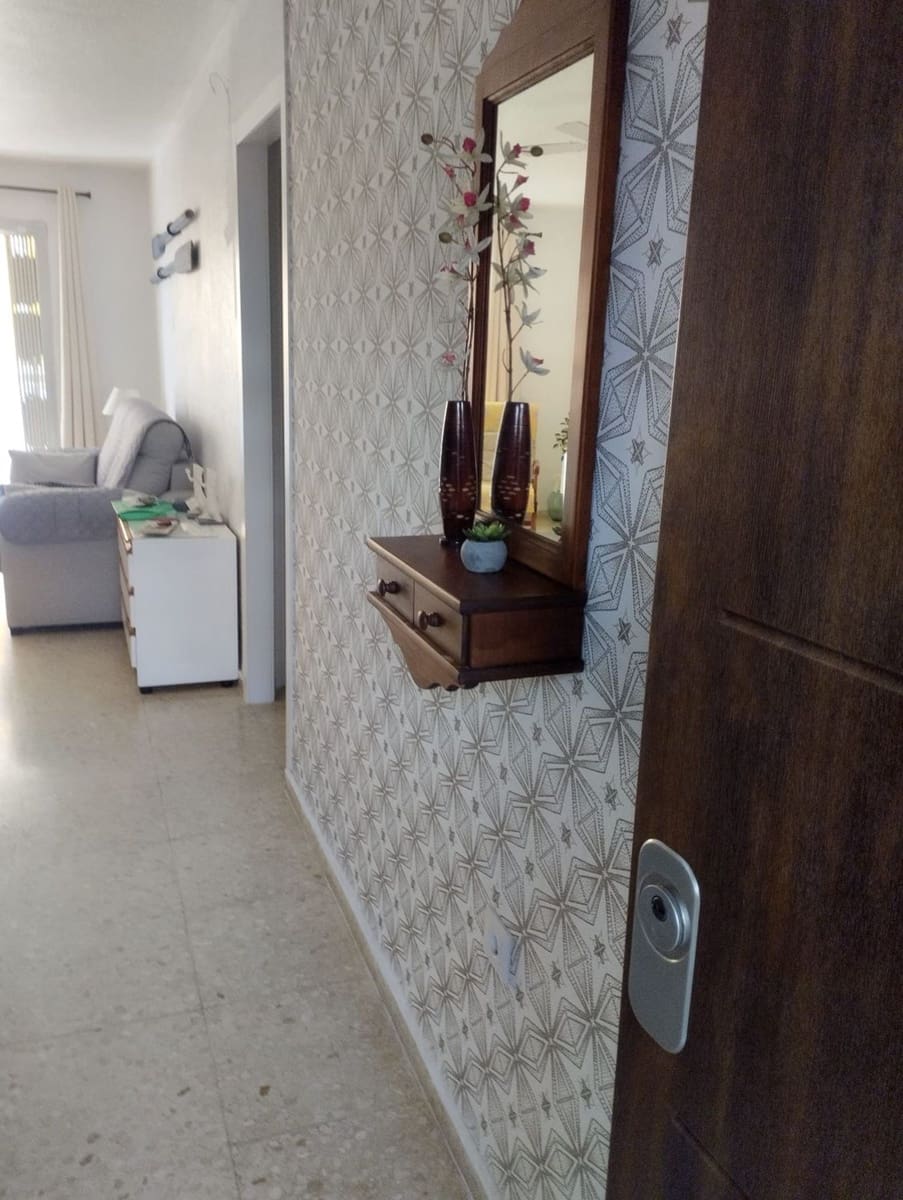 2 soverom Leilighet til leie i Fuengirola med garasje - € 1 300 (Ref: 9815476)