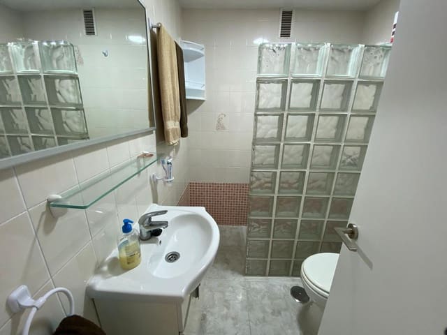 2 soverom Leilighet til leie i Las Gaviotas  - Carvajal, Fuengirola med garasje - € 1 300 (Ref: 9815476)