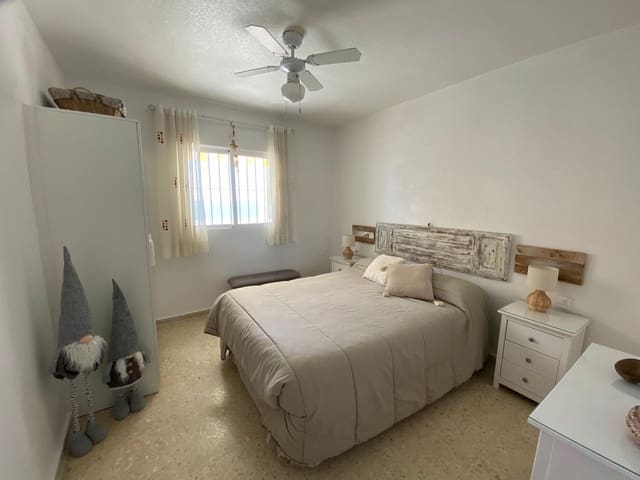 2 soverom Leilighet til leie i Las Gaviotas  - Carvajal, Fuengirola med garasje - € 1 300 (Ref: 9815476)