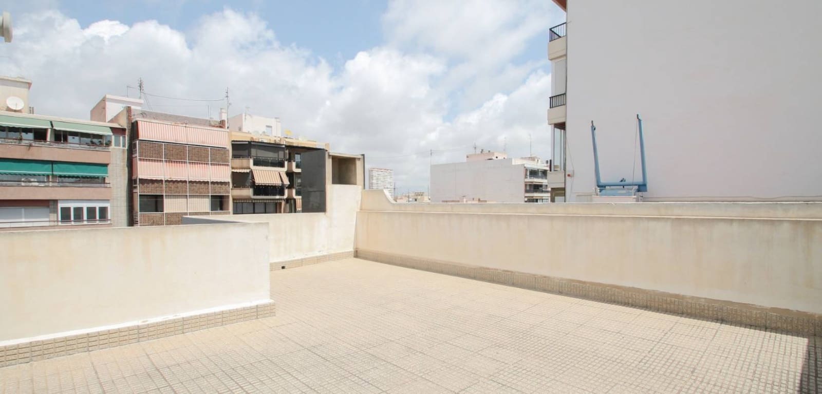 3 camera da letto Appartamento da affittare in Alicante citta - 1.800 € (Rif: 10034353)