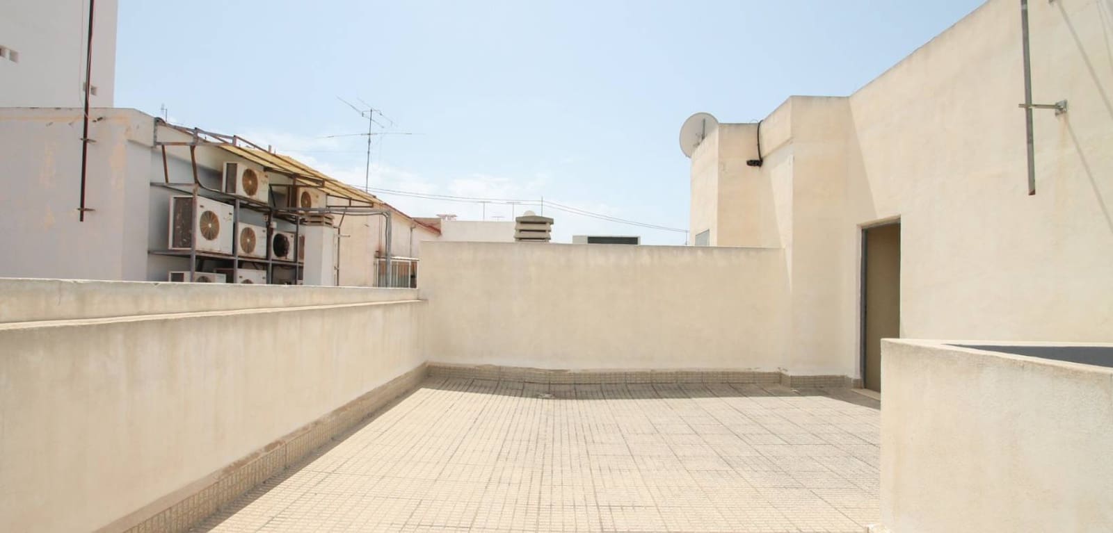 3 camera da letto Appartamento da affittare in Alicante citta - 1.800 € (Rif: 10034353)