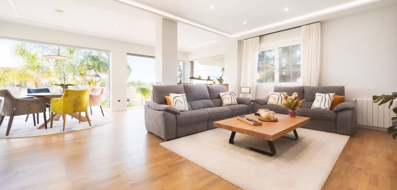 4 makuuhuone Huvila myytävänä paikassa San Vicente / Sant Vicent del Raspeig mukana uima-altaan 
autotalli - 939 000 € (Ref: 7430691)