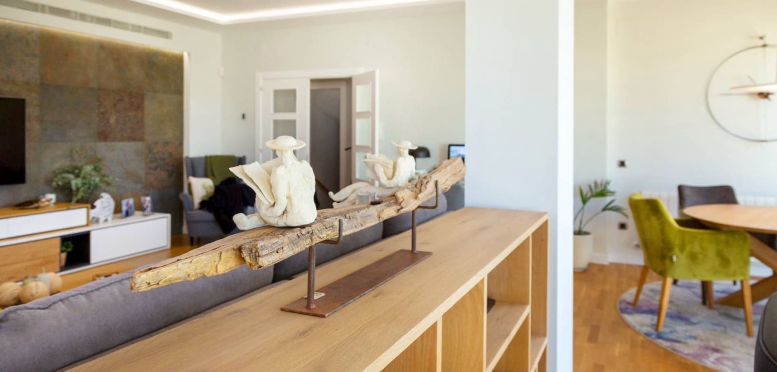 4 makuuhuone Huvila myytävänä paikassa San Vicente / Sant Vicent del Raspeig mukana uima-altaan 
autotalli - 939 000 € (Ref: 7430691)