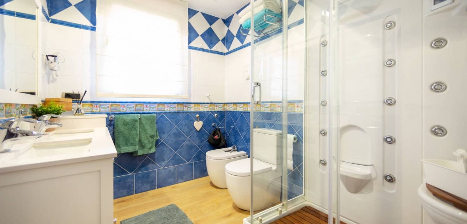 4 makuuhuone Huvila myytävänä paikassa San Vicente / Sant Vicent del Raspeig mukana uima-altaan 
autotalli - 939 000 € (Ref: 7430691)