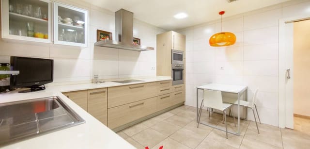 3 slaapkamer Appartement te koop in Barrio del Centro, Alicante stad met garage - € 849.000 (Ref: 7477188)