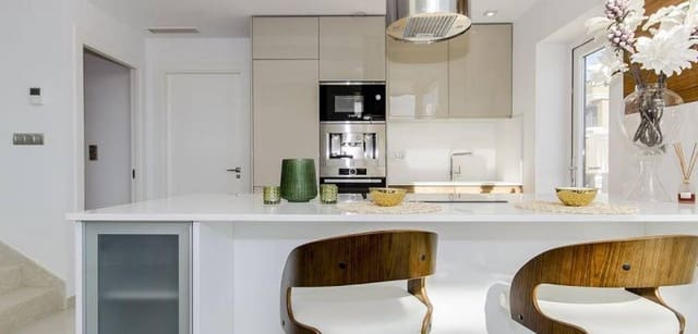 3 soveværelse Villa til salg i Ciudad Quesada, Rojales med swimmingpool - € 650.000 (Ref: 7690556)