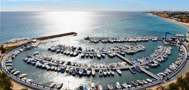 4 soveværelse Villa til salg i Campoamor, Orihuela med swimmingpool - € 3.600.000 (Ref: 7690658)