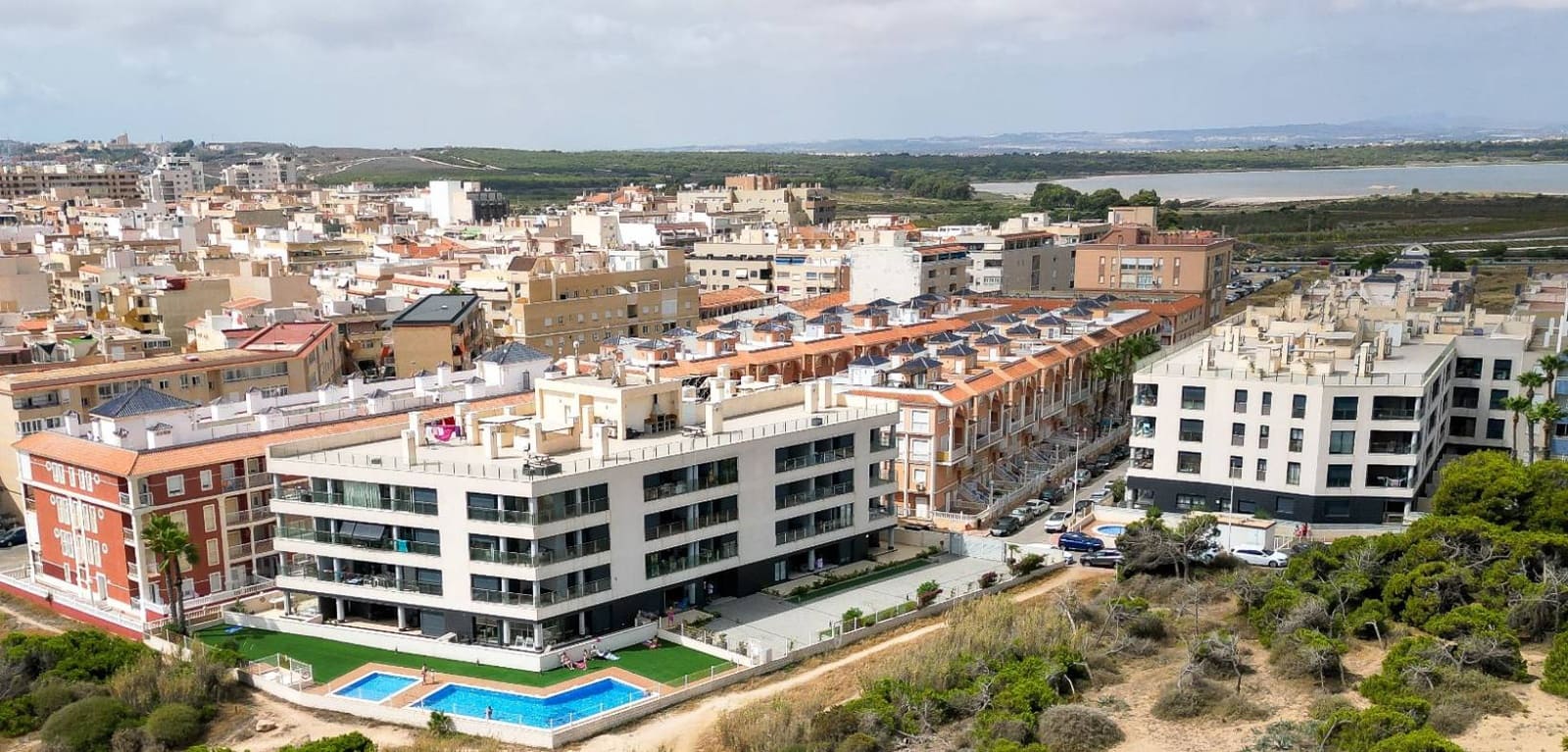 2 soveværelse Lejlighed til salg i La Mata med swimmingpool garage - € 349.000 (Ref: 7717475)