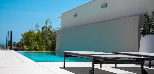 4 bedroom Villa for sale in Urbanizaciones, Benidorm with pool garage - € 2,825,000 (Ref: 8666086)