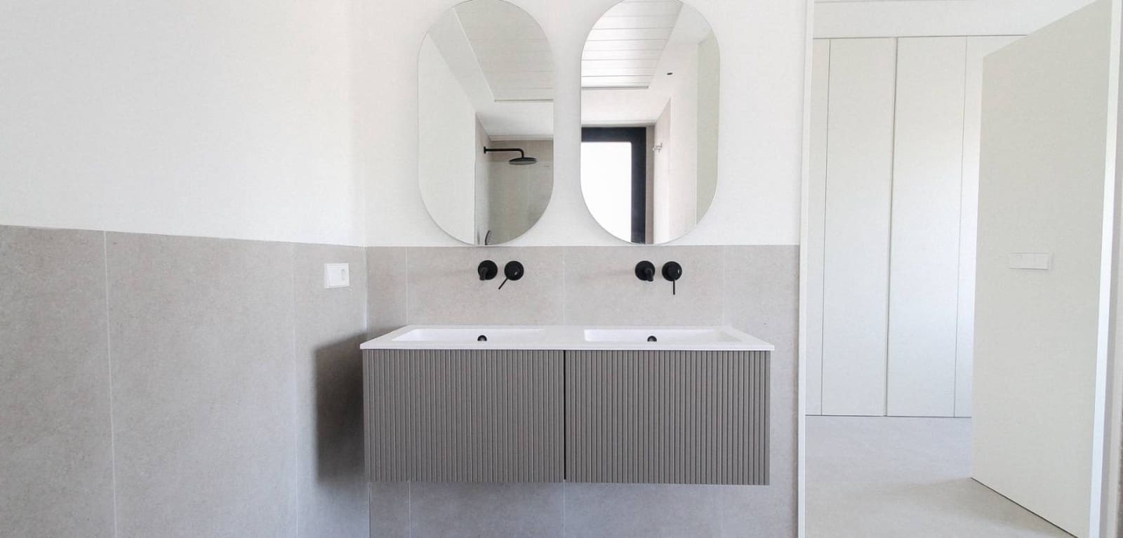 4 soverom Villa til salgs i Alicante by med svømmebasseng garasje - € 729 000 (Ref: 8666095)