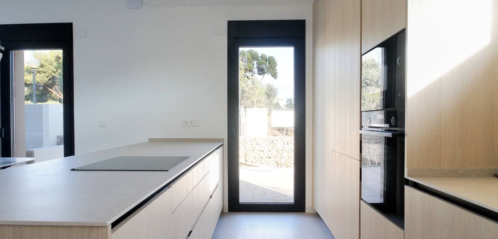 4 soverom Villa til salgs i Alicante by med svømmebasseng garasje - € 729 000 (Ref: 8666095)