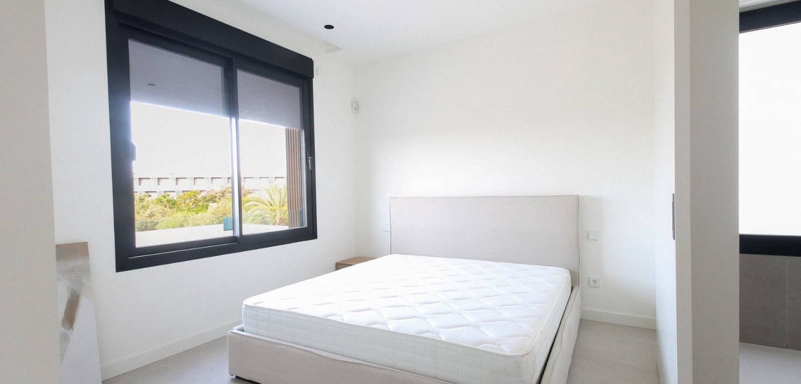 4 soverom Villa til salgs i Alicante by med svømmebasseng garasje - € 729 000 (Ref: 8666095)