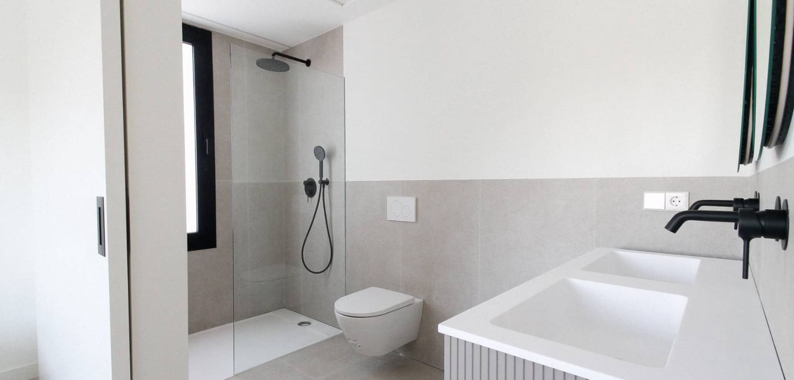 4 soverom Villa til salgs i Alicante by med svømmebasseng garasje - € 729 000 (Ref: 8666095)