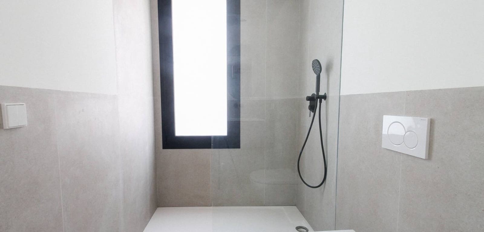 4 soverom Villa til salgs i Alicante by med svømmebasseng garasje - € 729 000 (Ref: 8666095)