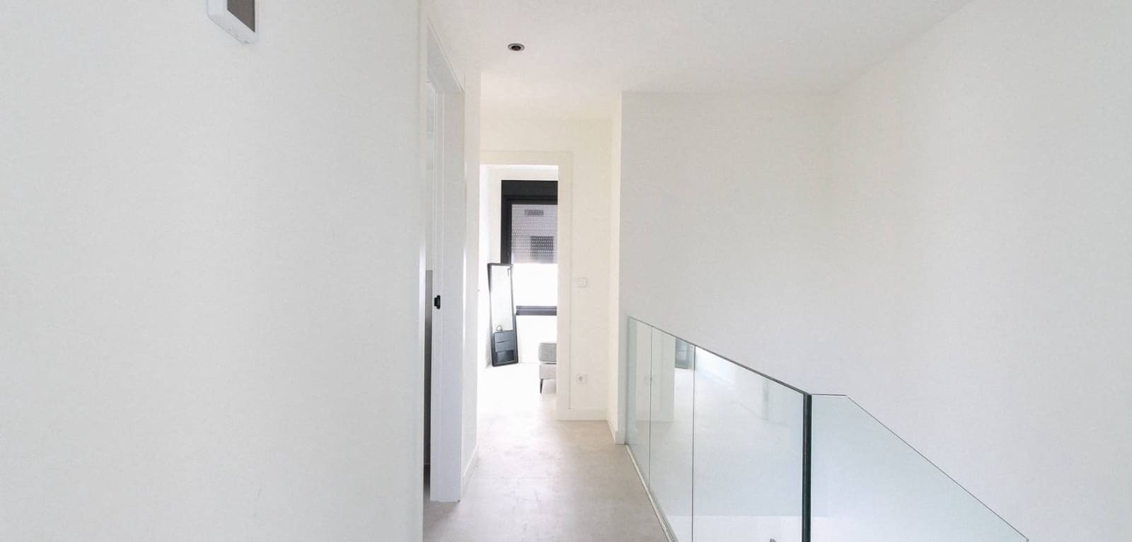 4 soverom Villa til salgs i Alicante by med svømmebasseng garasje - € 729 000 (Ref: 8666095)