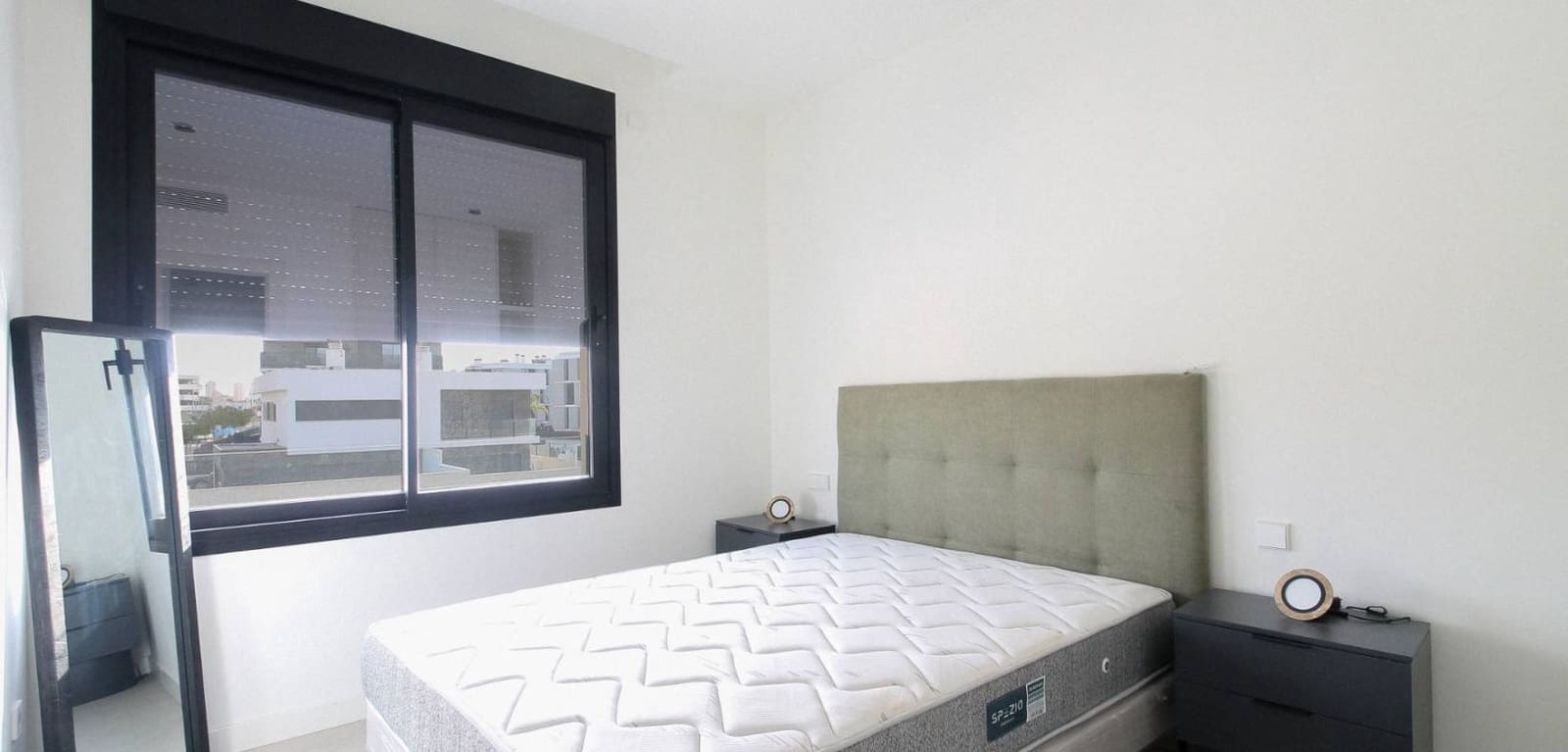 4 soverom Villa til salgs i Alicante by med svømmebasseng garasje - € 729 000 (Ref: 8666095)