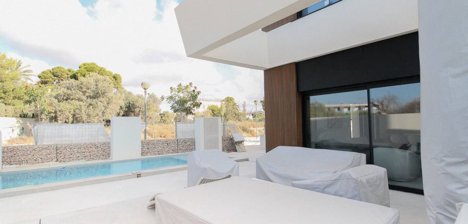 4 soverom Villa til salgs i Alicante by med svømmebasseng garasje - € 729 000 (Ref: 8666095)