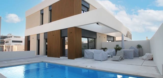 4 soverom Villa til salgs i Alicante by med svømmebasseng garasje - € 729 000 (Ref: 8666095)