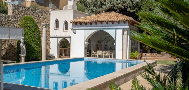 Chalet de 7 habitaciones en Alcoy / Alcoi en venta con piscina garaje - 2.120.000 € (Ref: 8666099)